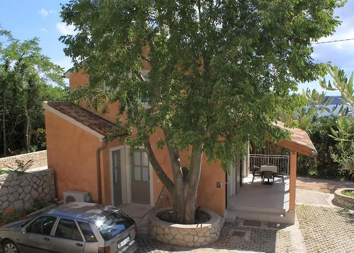 House With A Parking Space Nerezine, Losinj - 8016 펜션 네레자인