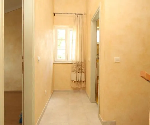 House With A Parking Space Nerezine, Losinj - 8016 * 네레자인
